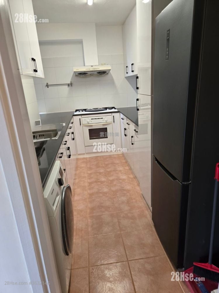 Discovery Bay Rental 3 Bedrooms , 2 Bathrooms 899 ft²