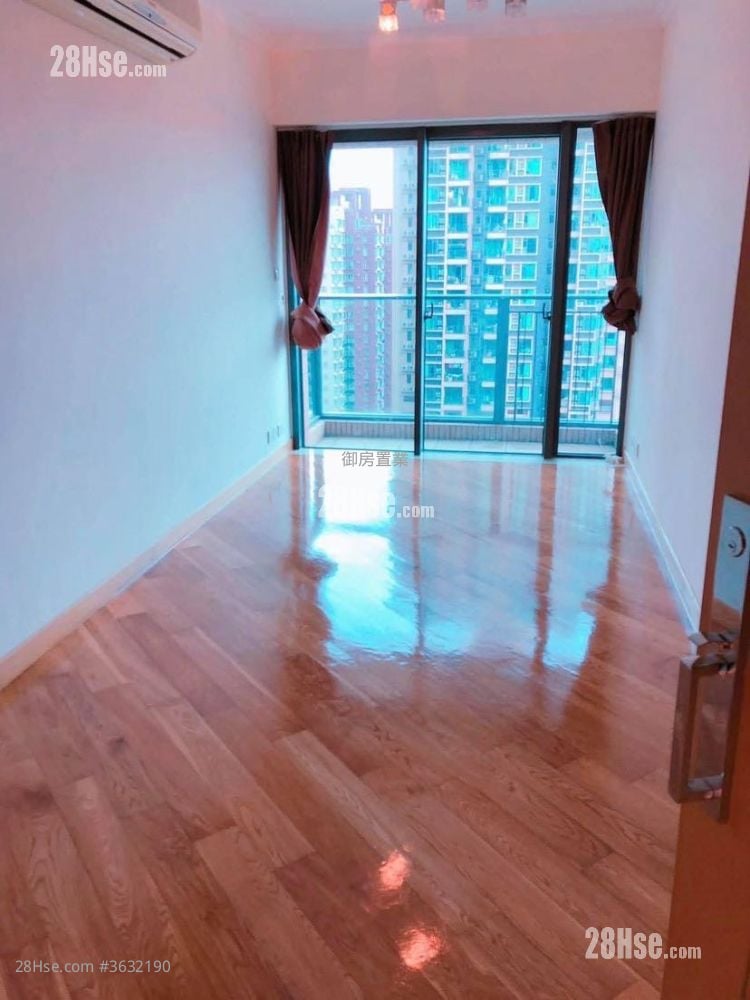 Yoho Midtown Rental 507 ft²