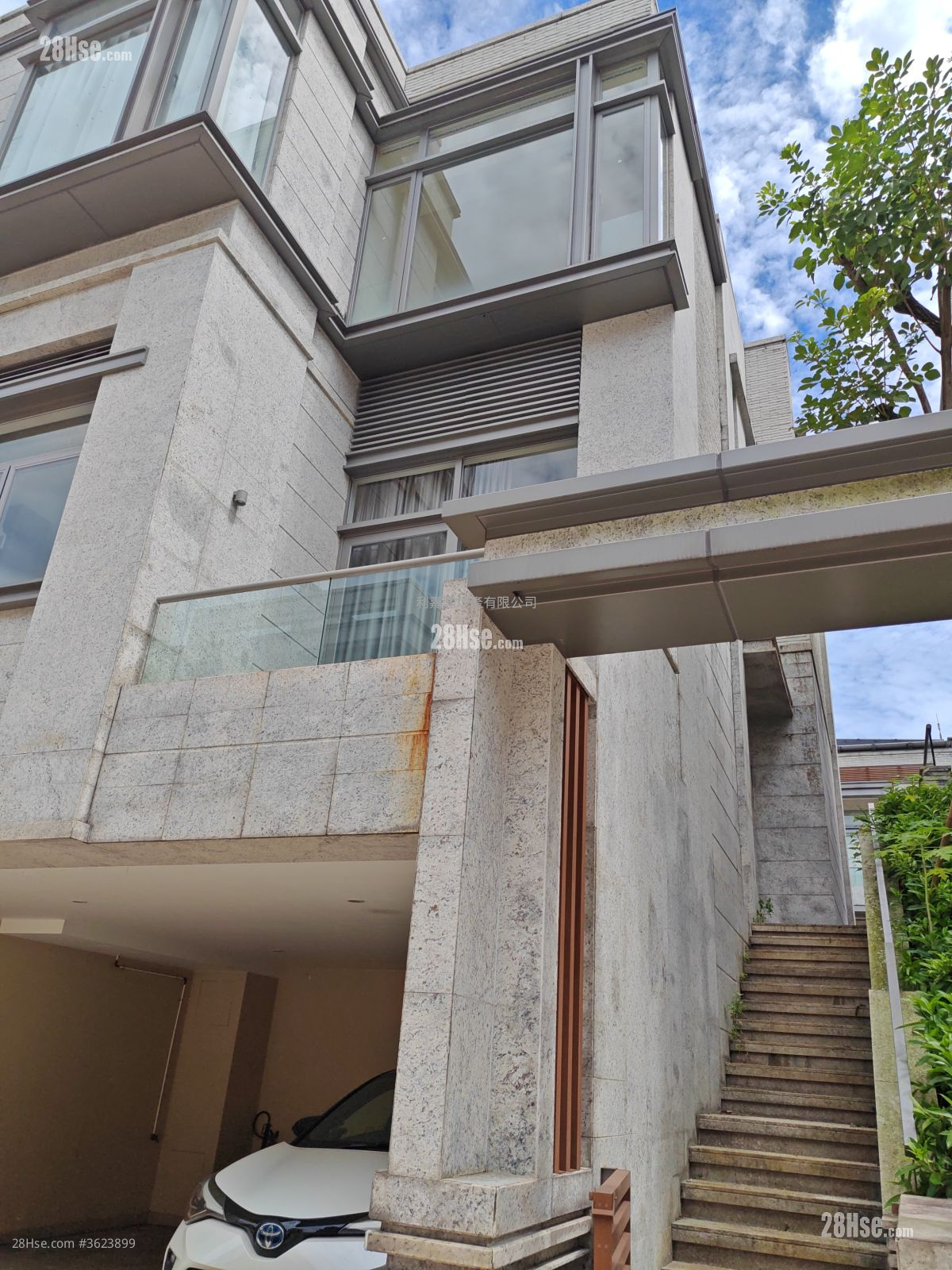 The Green Rental 3 Bedrooms , 2 Bathrooms 1,798 ft²