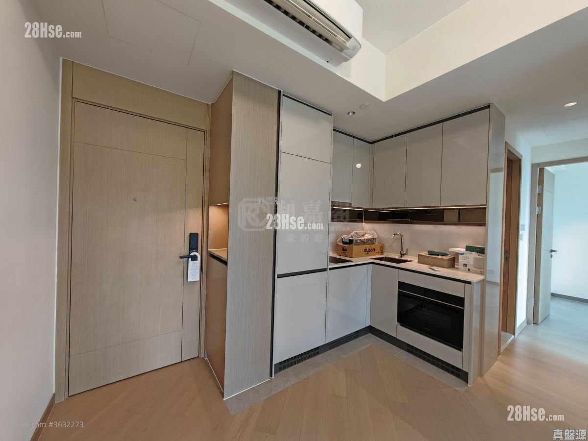 Grand Mayfair  Sell 445 ft²