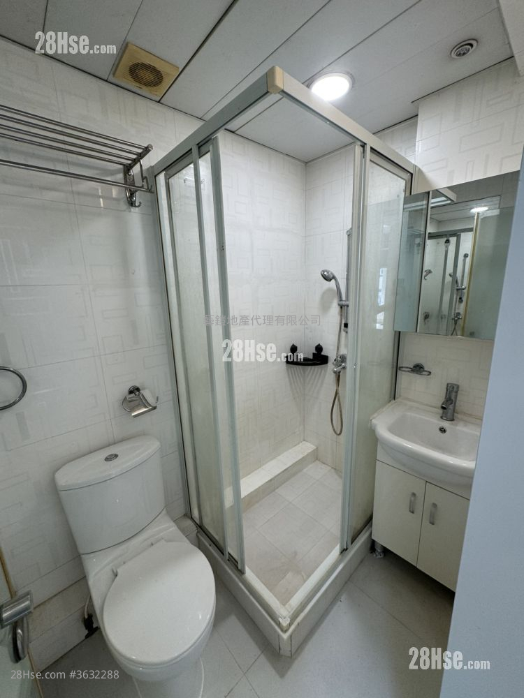 Waldorf Mansion Rental Studio , 1 Bathroom 250 ft²