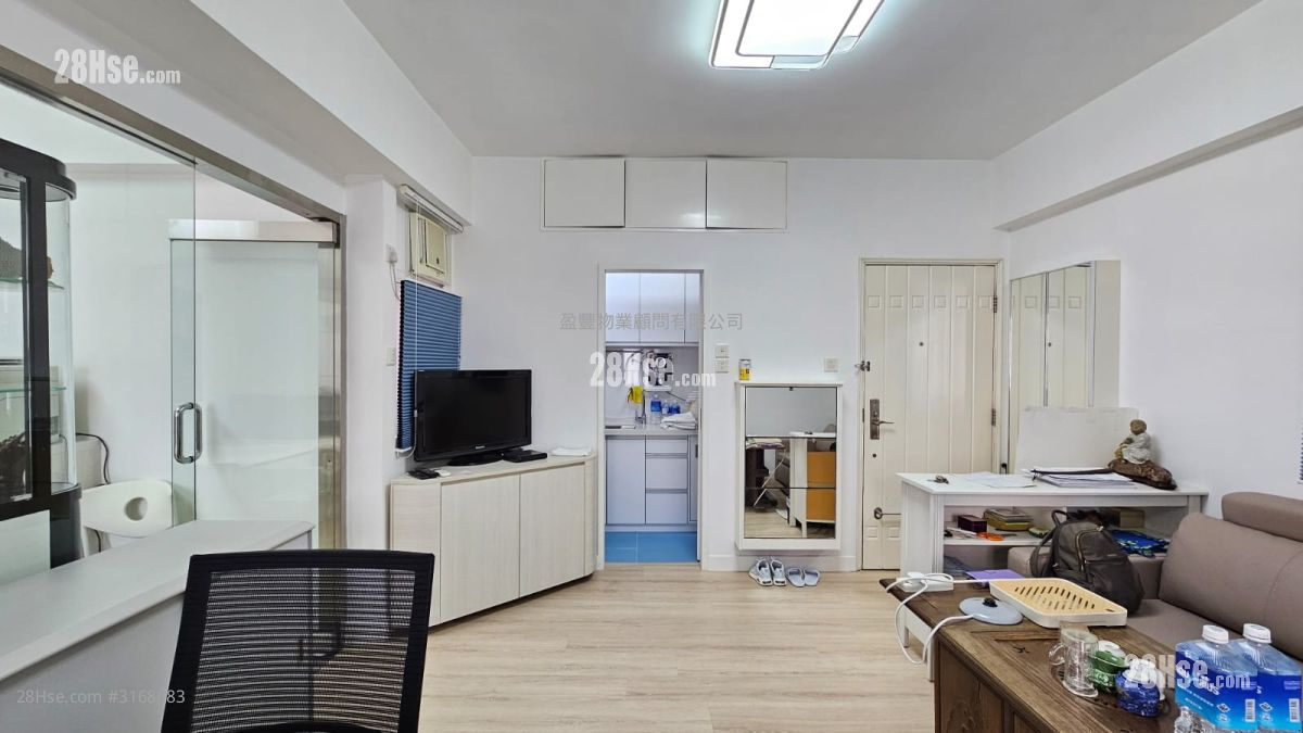 Hay Wah Building Sell 1 Bedroom , 1 Bathroom 492 ft²