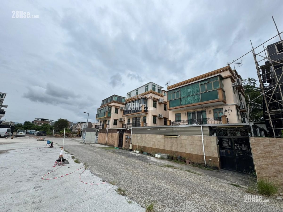 Muk Kiu Tau Tsuen Sell 4 Bedrooms , 3 Bathrooms 1,400 ft²