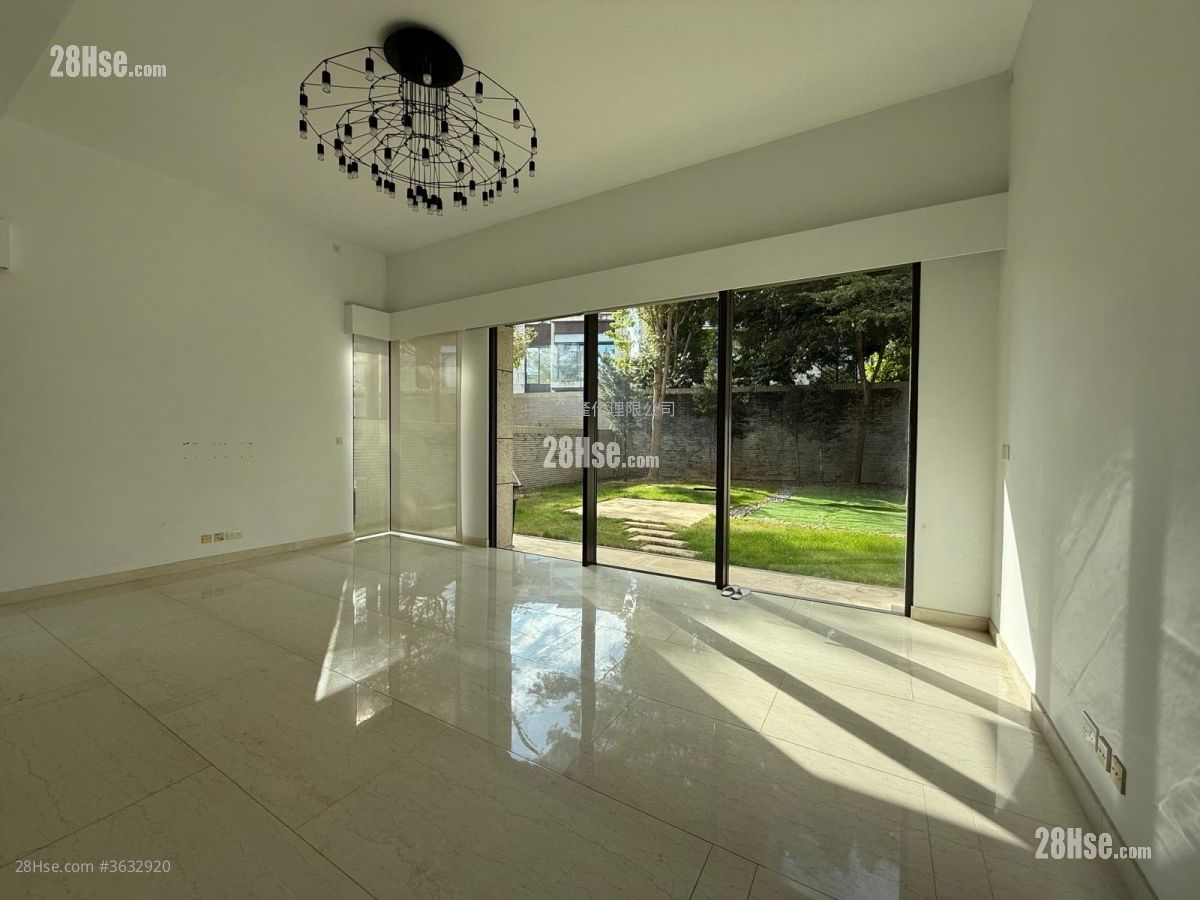 Valais Sell 3 Bedrooms , 5+ Bathrooms 2,792 ft²