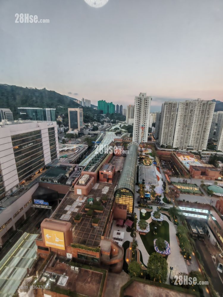 Wai Wah Centre Sell 2 Bedrooms , 1 Bathroom 308 ft²