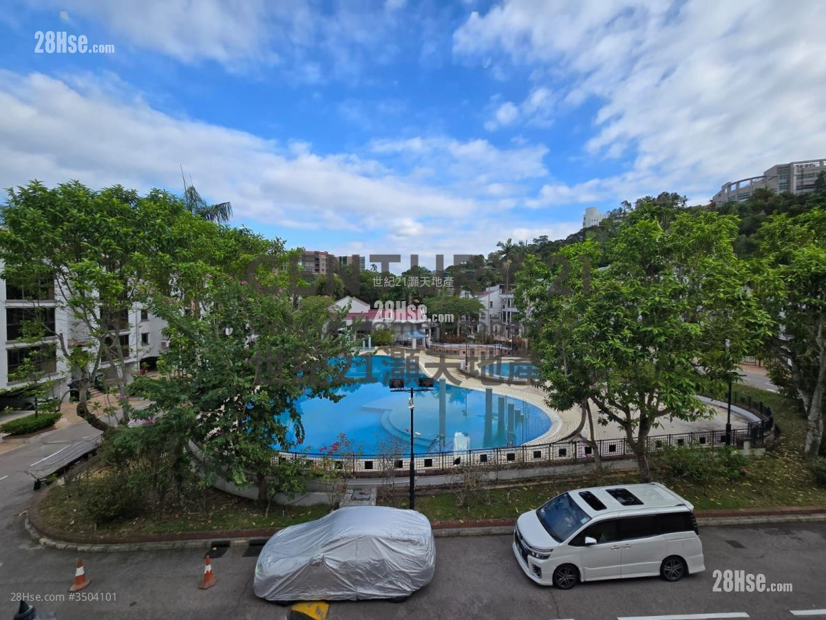 Villa Castell Rental 3 Bedrooms , 2 Bathrooms 916 ft²