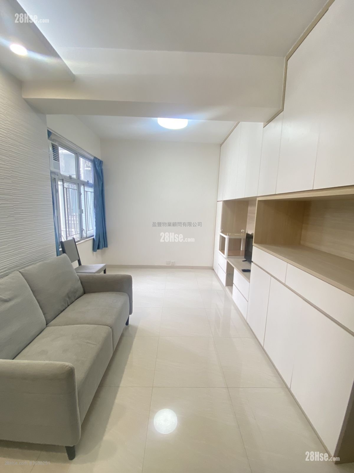 駱克大廈 租盤 2 房 , 1 浴室 447 平方呎