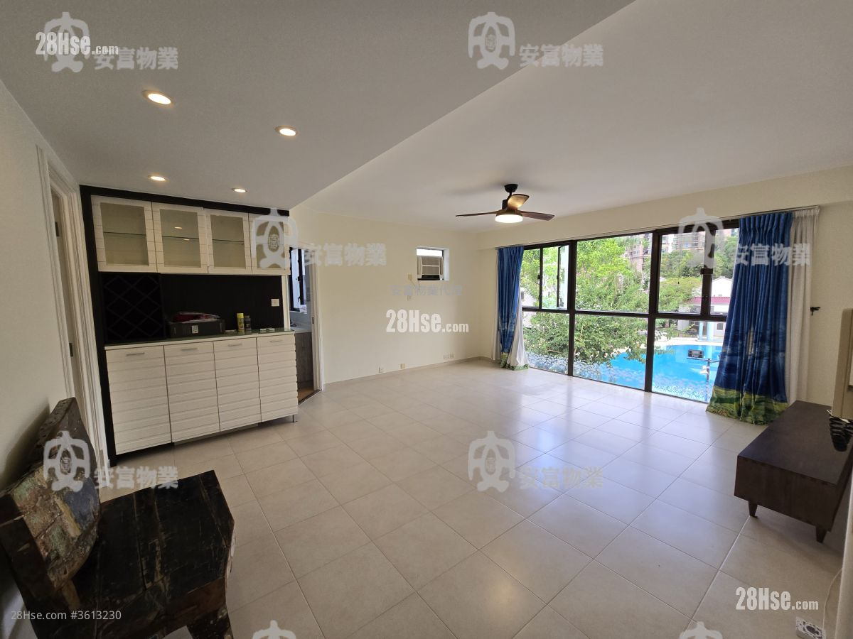 Villa Castell Rental 3 Bedrooms , 2 Bathrooms 916 ft²