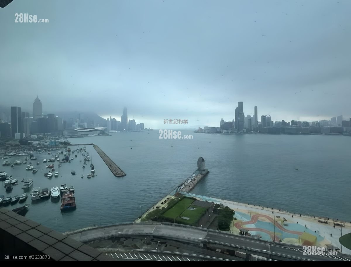 Victoria Centre Rental 3 Bedrooms , 2 Bathrooms 1,031 ft²