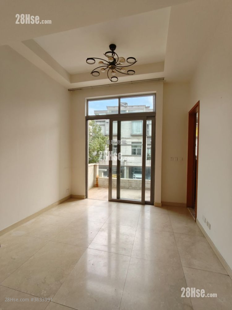 The Green Sell 3 Bedrooms , 2 Bathrooms 1,798 ft²