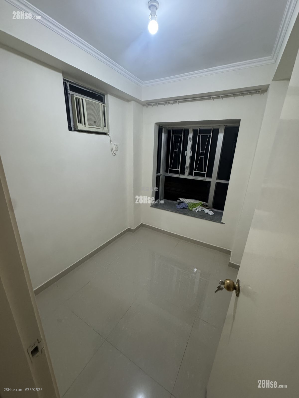 Sun Yee Mansion Rental 2 Bedrooms , 1 Bathroom 298 ft²