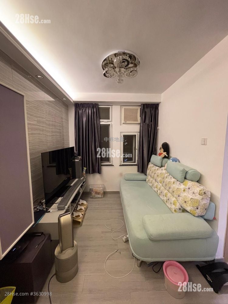 Siu Hong Court Sell 2 Bedrooms , 1 Bathroom 449 ft²