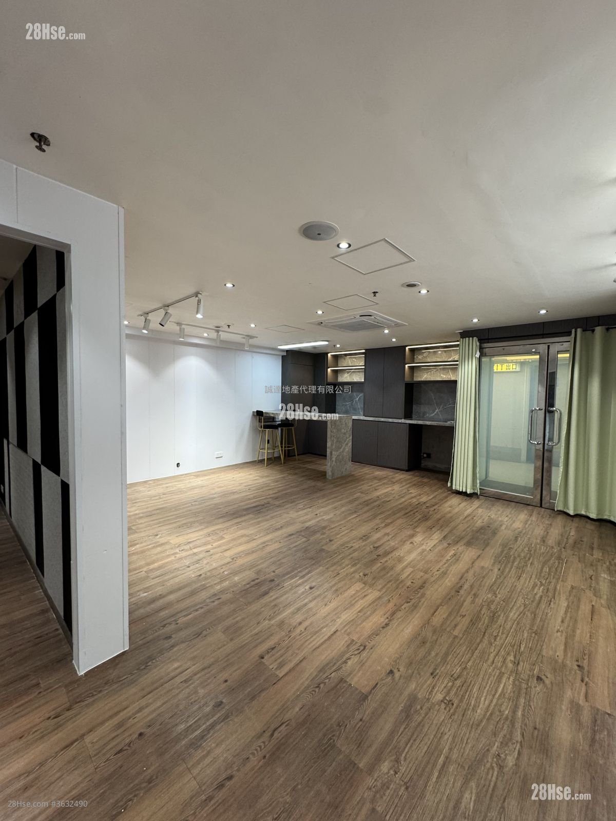 Wing Cheung Industrial Building Rental 1 Bedroom , 1 Toilet