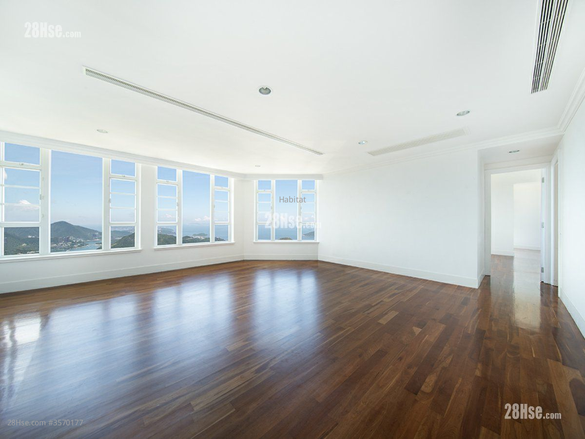 La Hacienda Sell 3 Bedrooms , 2 Bathrooms 2,549 ft²