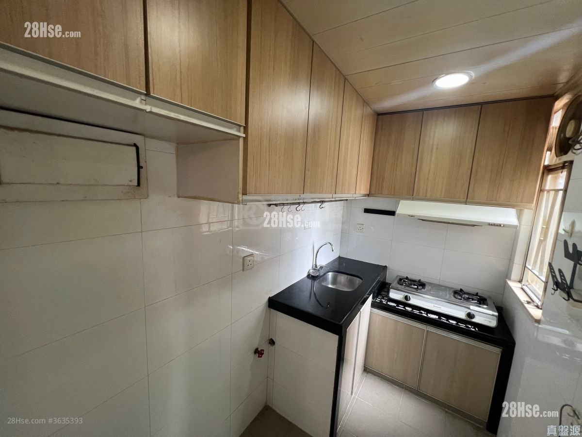 Tuen Mun Town Plaza Sell 2 Bedrooms 369 ft²