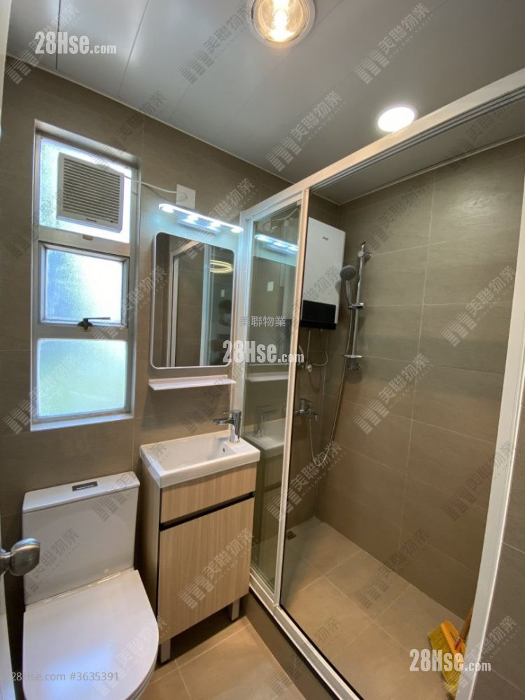 Tuen Mun Town Plaza Sell 2 Bedrooms , 1 Bathroom 369 ft²