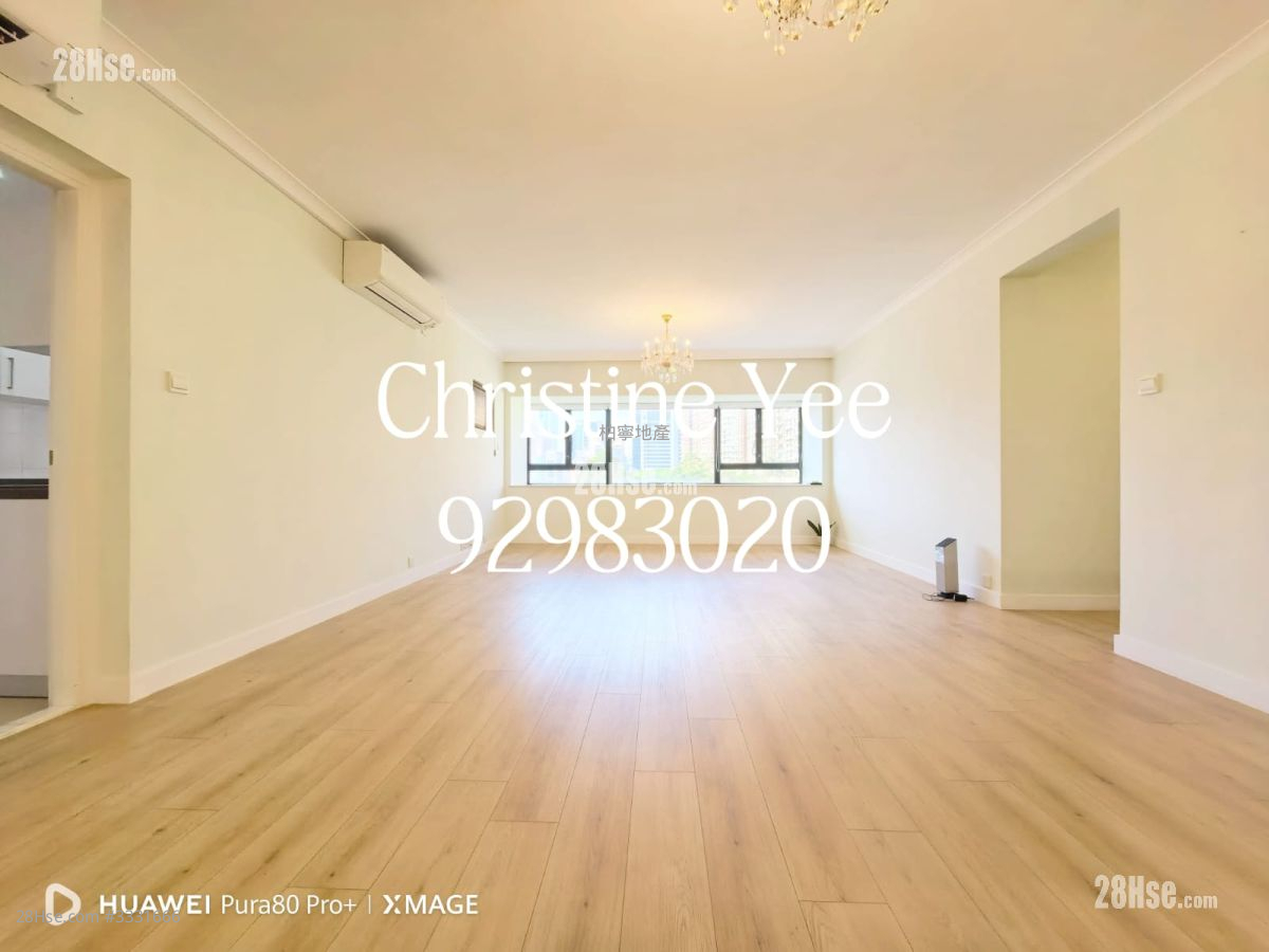 The Broadville Rental 3 Bedrooms , 2 Bathrooms 1,211 ft²