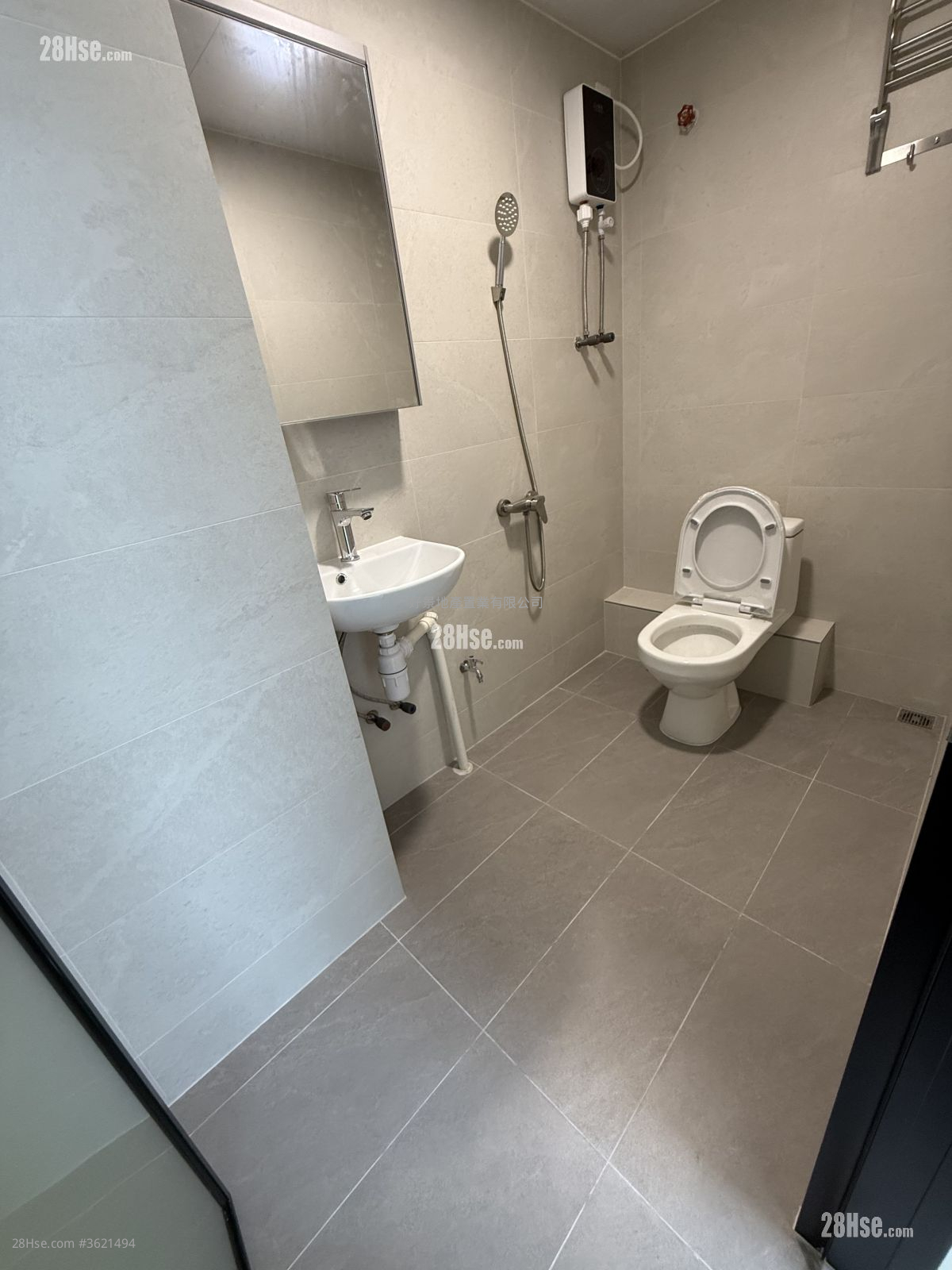 寶業大廈 租盤 155 平方呎