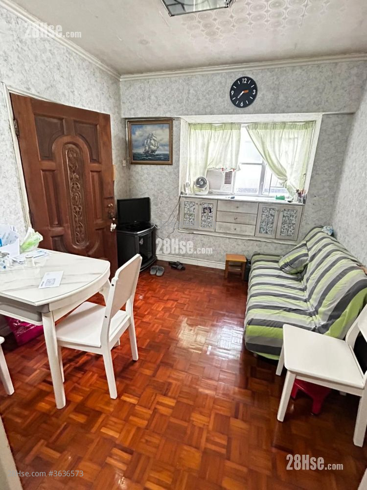 Wealthy Court Sell 2 Bedrooms , 1 Bathroom 344 ft²