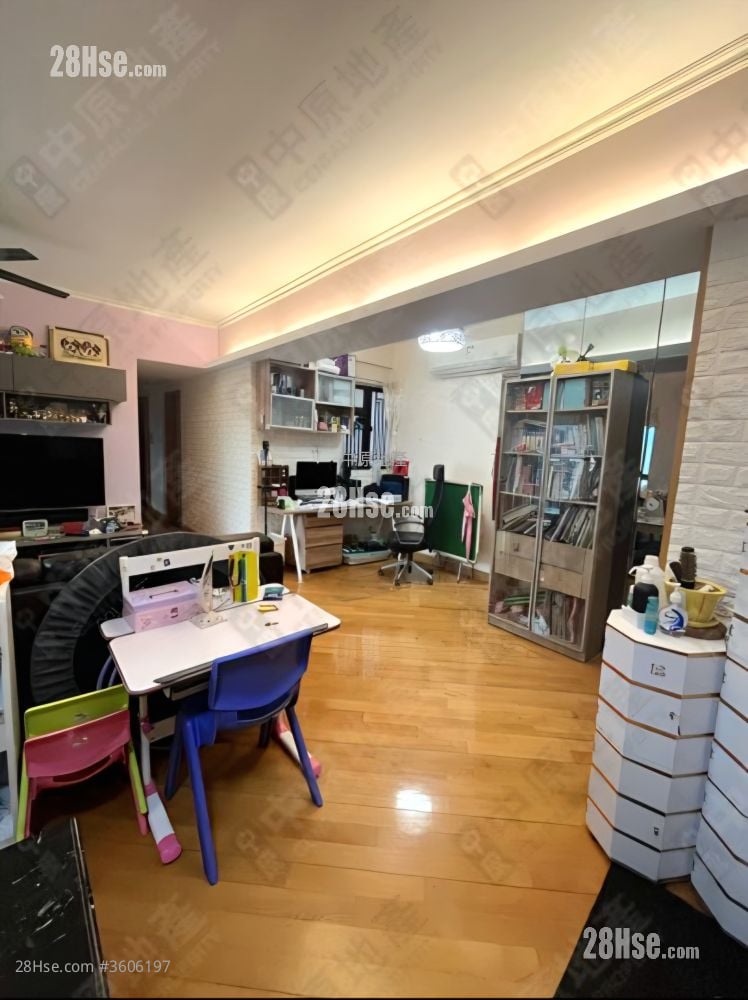 Castello Rental 3 Bedrooms , 1 Bathroom 901 ft²