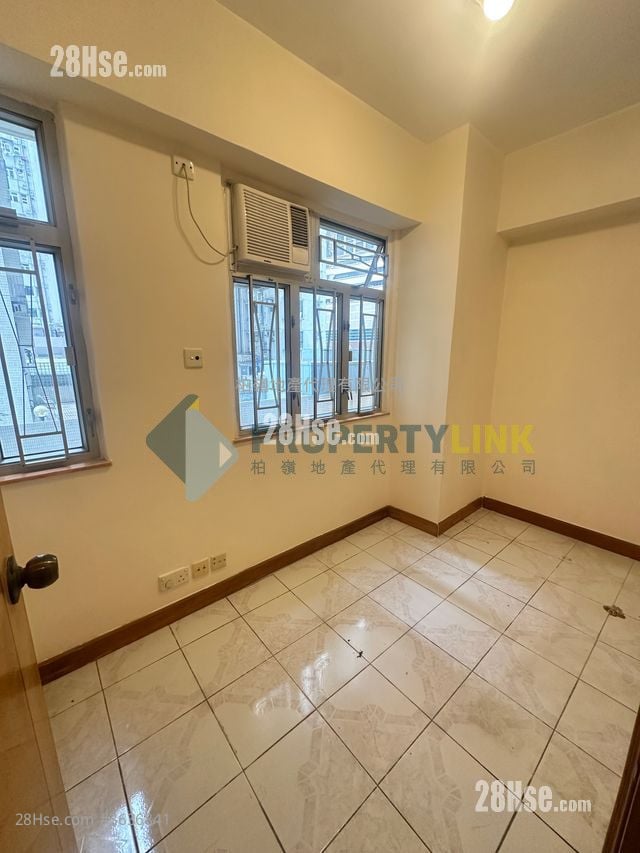 Nam Hung Mansion Sell 2 Bedrooms , 1 Bathroom 362 ft²