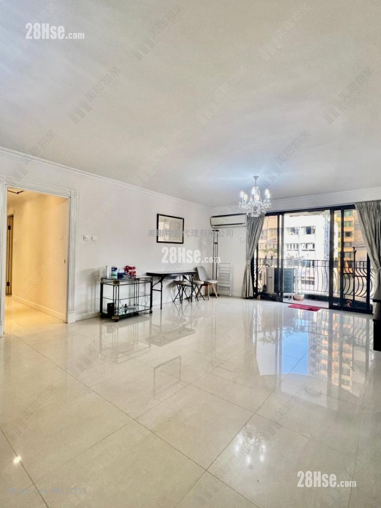 Kent Court Sell 3 Bedrooms , 2 Bathrooms 1,393 ft²