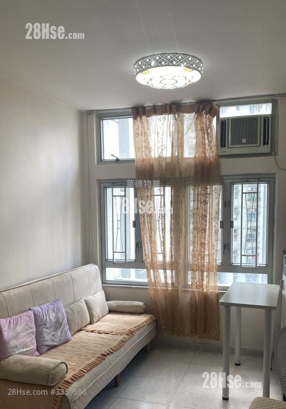 Tsz Oi Court Sell 2 Bedrooms , 1 Bathroom 401 ft²