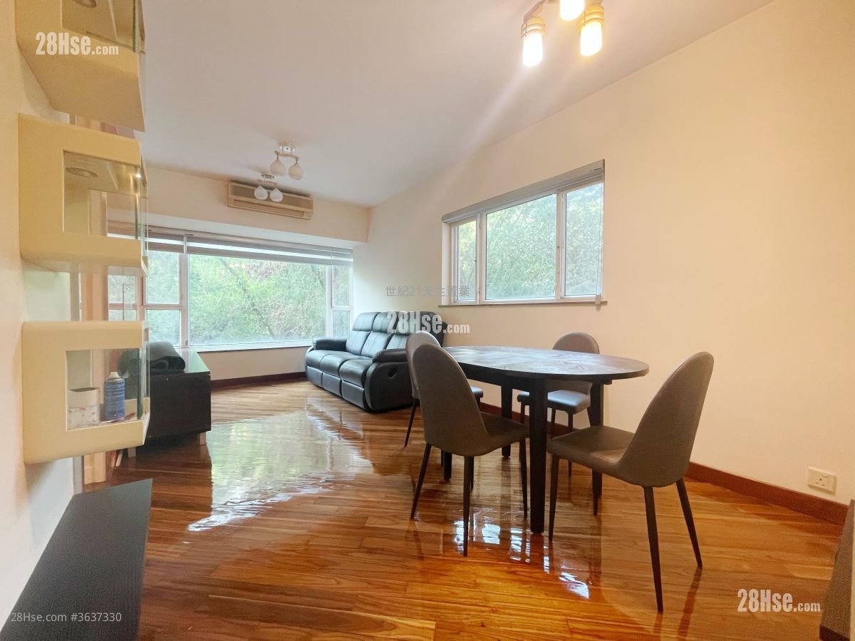 Palm Cove Sell 2 Bedrooms , 1 Bathroom 549 ft²