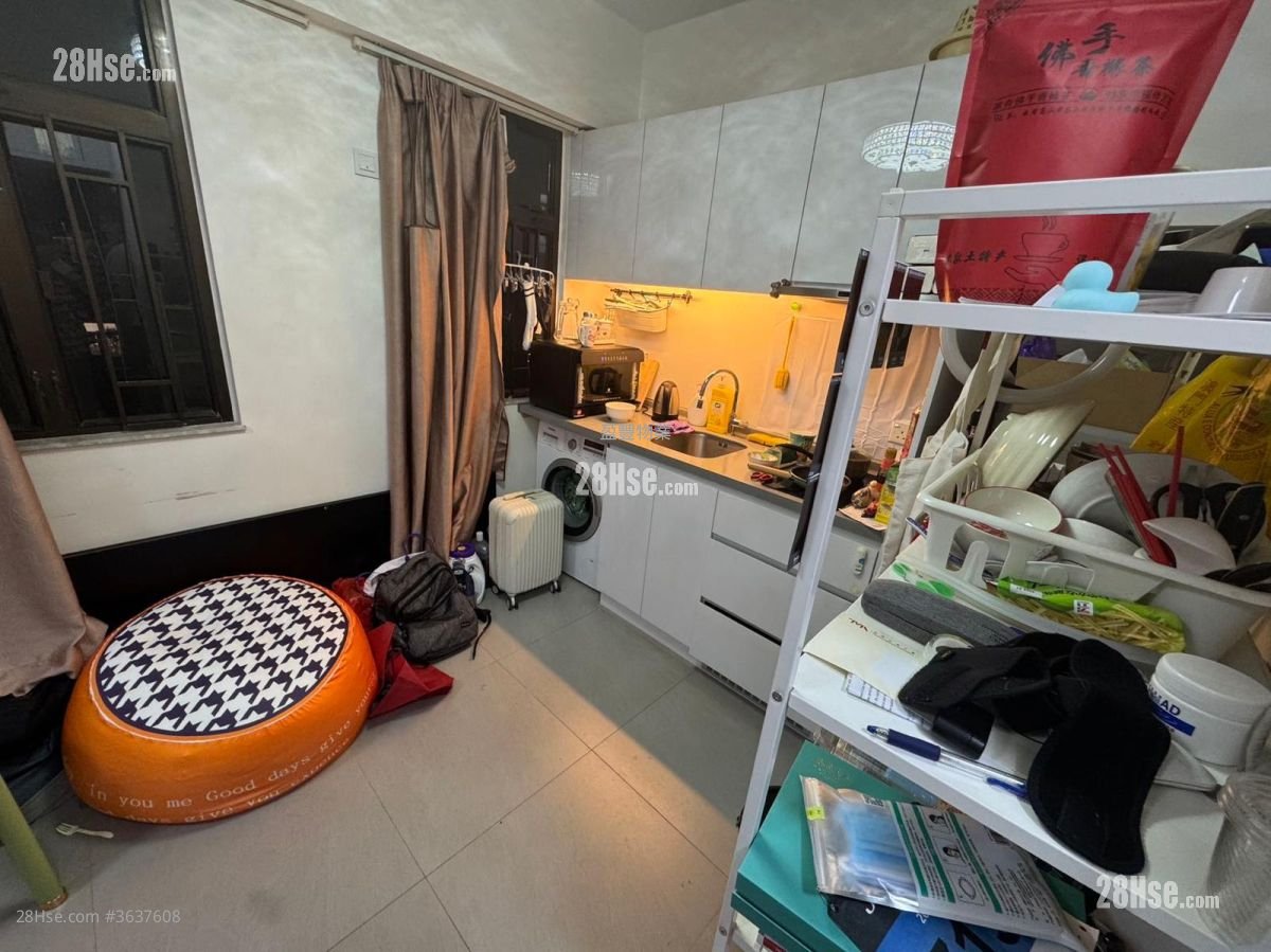 Thompson Building Sell 1 Bedroom , 1 Bathroom 269 ft²