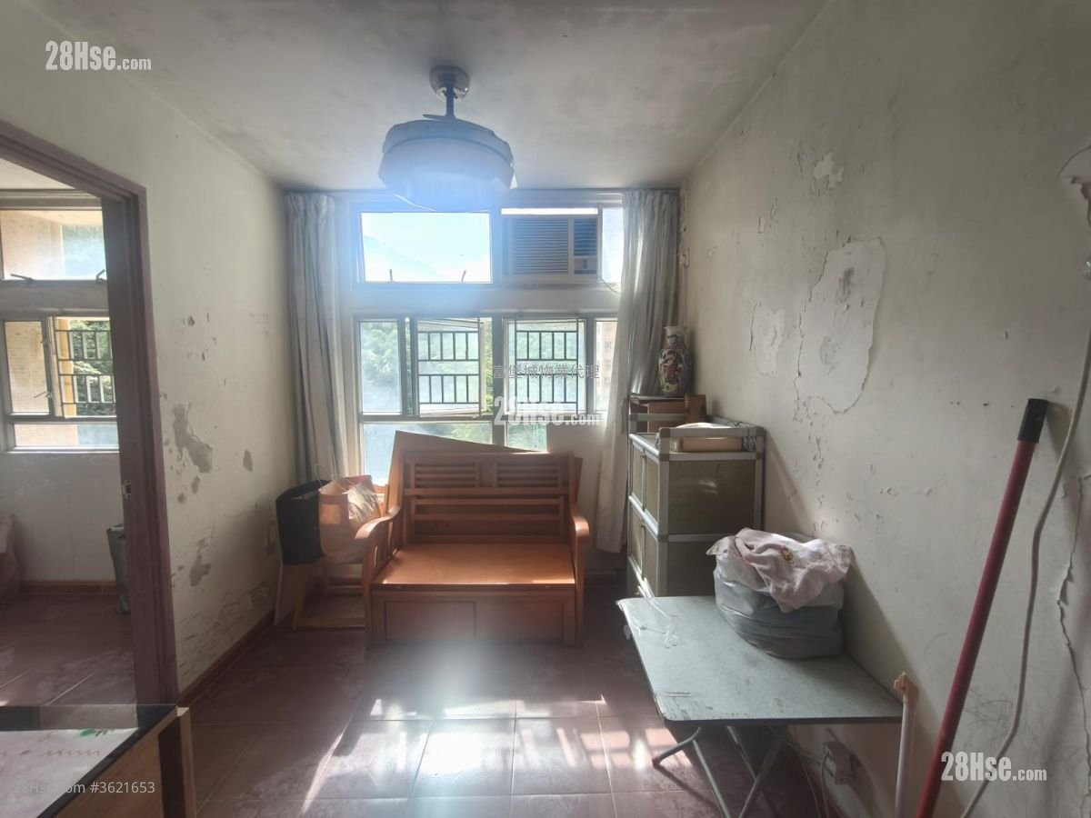 Hong Lam Court Sell 2 Bedrooms , 1 Bathroom 401 ft²