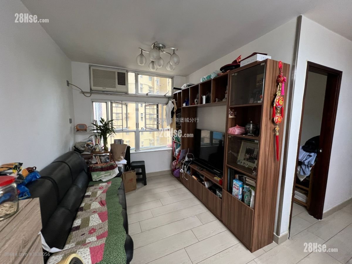 Hong Lam Court Sell 3 Bedrooms , 1 Bathroom 554 ft²