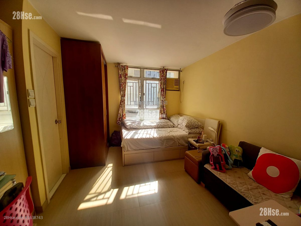 Kwun Fai Court Sell Studio , 1 Bathroom 287 ft²