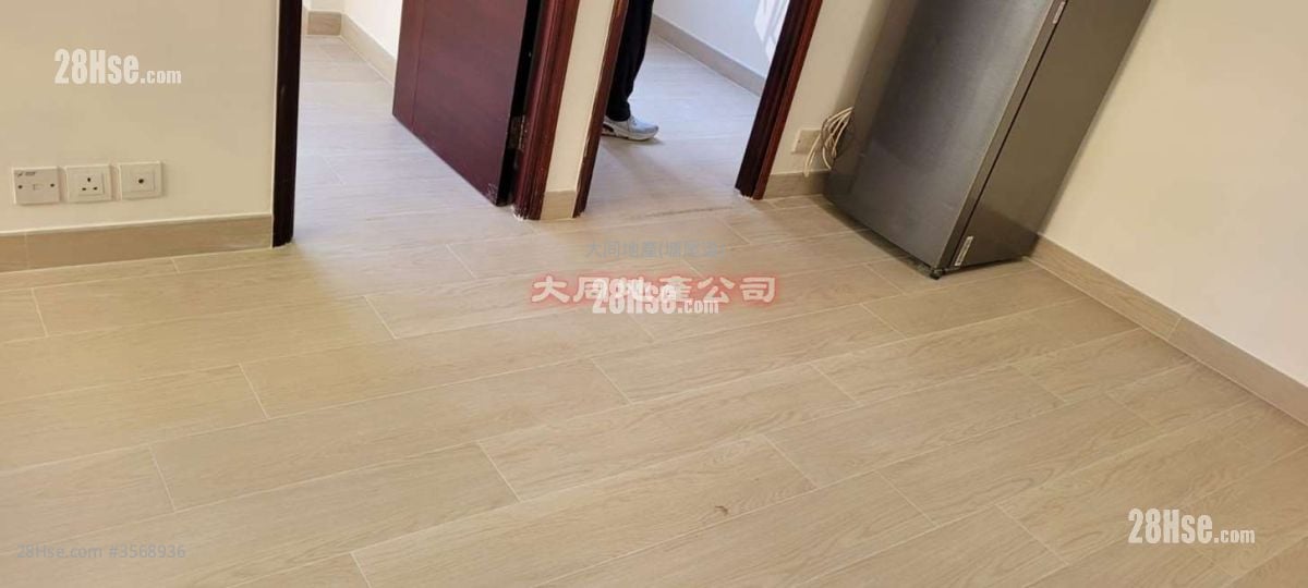 Cosmopolitan Estate Rental 2 Bedrooms , 1 Bathroom 344 ft²